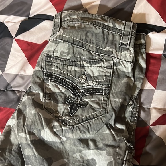 Barely used rock revival short - Picture 4 of 4